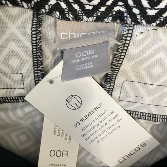 Chico's Black and White Geometric Skinny Pants - Picture 6 of 10